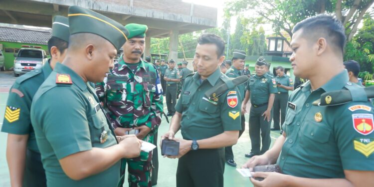 Tertibkan Kelengkapan Administrasi Prajurit dan PNS, Pasi Pers Kodim 0719/Jepara Gelar Pemeriksaan