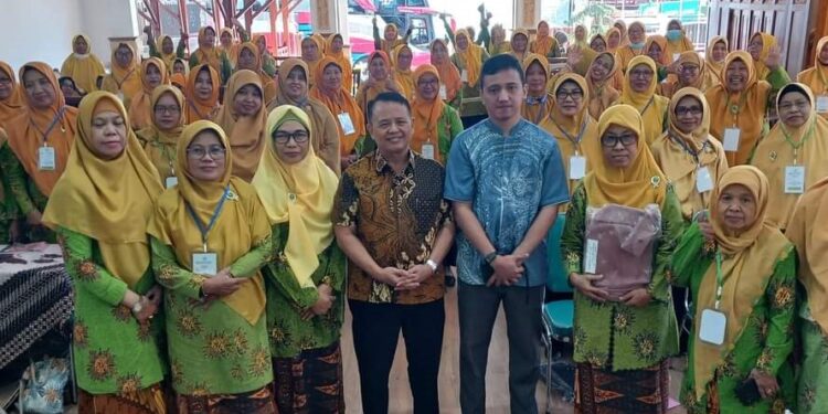 Umar Hasyim Hadiri Musycab Aisyiah Solo Utara , Ajak Para Ibu Peduli Politik