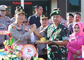 Kasdim 0719/Jepara Beri Kejutan Wakapolres di Hari Bhayangkara Ke-77