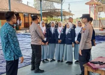 Ops Patuh Candi 2023, Satgas Preemtif Polres Jepara Masuk Sekolah Sosialisasikan Tertib Berlalu Lintas Ke Pelajar