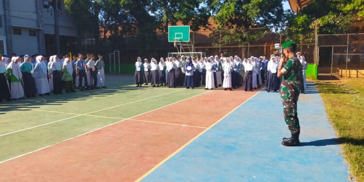 Tanamkan Rasa Cinta Tanah Air, Babinsa Koramil 06/Welahan Berikan Materi Wasbang