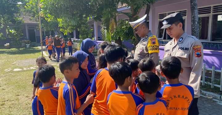 Hari Kedua Belas Operasi Patuh 2023, Polres Jepara Kembali Edukasi Anak SD