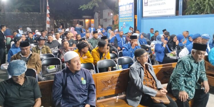Kader PAN Klaten Tirakatan HUT Ke -25 Umar Hasyim Bakar Semangat Rebut Kursi Yang Hilang