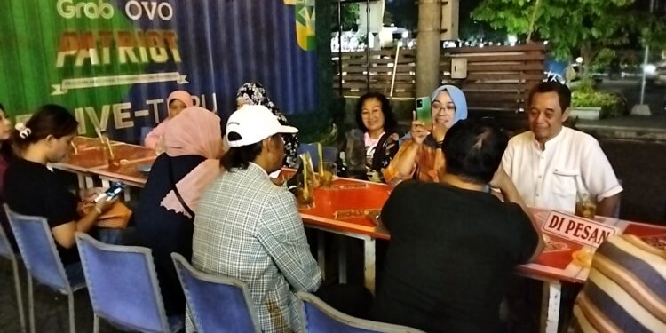 Terus Bergerak , Caleg PAN DPR-RI Dapil V Jateng Umar Hasyim , Temui Pelaku Seni dan Komunitas di Galabo Solo