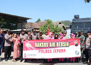 Polres Jepara Pasok Air Bersih Untuk Warga Terdampak Kekeringan Iklim El Nino