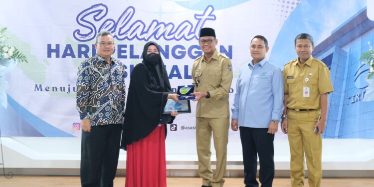 Harpelnas, Tirta Asasta Bagikan Hadiah Umroh Untuk Pelanggan Setia