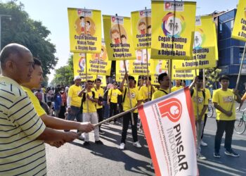 CFD Solo Digemparkan Event Bagi Bagi Ayam dan Telur Oleh Pinsar