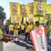 CFD Solo Digemparkan Event Bagi Bagi Ayam dan Telur Oleh Pinsar