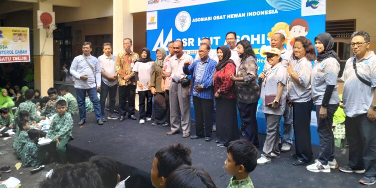 Pelawak Tatang Gepeng Ramaikan Milad Ke-44 Asohi di SD Muhammadiyah 3 Nusukan Solo