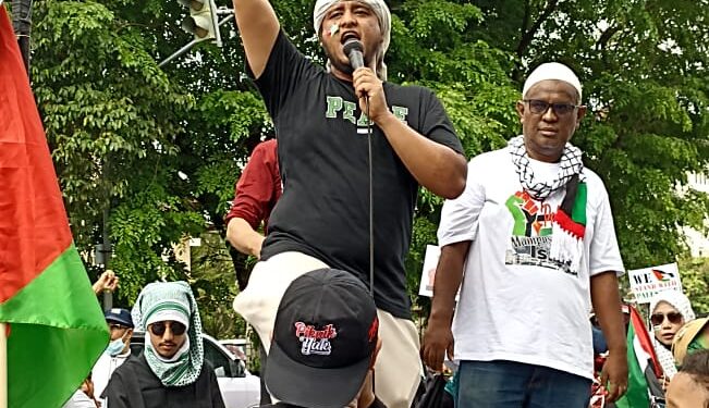 Solidaritas Warga Pasar Kliwon Untuk Gaza Pecah di Gladag, Aksi Free Palestine