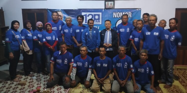 Dapat Wejangan Dari Sesepuh Relawan , Caleg PAN Umar Hasyim Terharu dan Siap Menunaikan