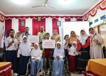 16 Siswa Difabel di Yayasan Pembinaan Anak Cacat (YPAC) Surakarta Terima Bantuan