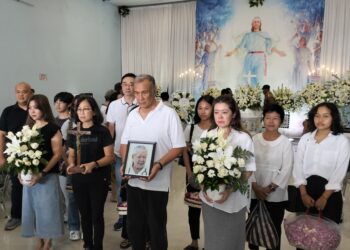 Takziah Dokter Lo di Thiong Ting , Dipuja-puji Sampai Mati Wong Solo