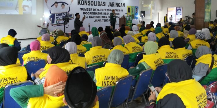 Cawapres Hadir di Cemani Disambut Lagu “Anies Presiden” Dikomandoi Refly Harun dan Saut Situmorang