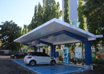 Masa Libur Lebaran 2024 , Pemudik Respon Positif Layanan SPKLU PLN UP3 Surakarta