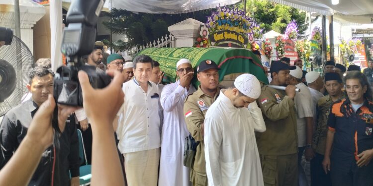 Kapolda & Pimpinan DPRD Jateng Lepas Jenazah Quatly Abdulkadir Alkatiri