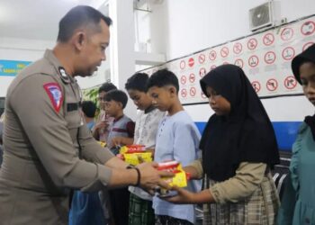 Satlantas Polres Metro Depok Menyantuni 30 Anak Yatim Piatu