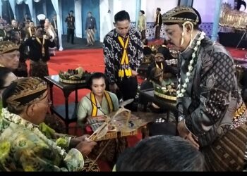 PB XIII & Gubernur Sulut Saksikan Ringgitan Tutup Suro di Kamandungan