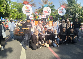 Ajak Masyarakat Awasi Pilkada , Tolak Money Politik dan Hoax , Bawaslu Solo Gandeng Eko Gudel Cs