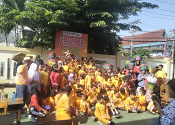 Semarak Hari Ayam Telur Nasional di Solo , Pinsar Ajak Ratusan Pelajar Sarapan Ayam Telur 