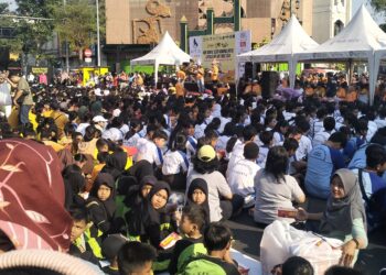 Puncak Acara HATN ke-14 di Solo , Pecahkan Rekor MURI Makan Ayam dan Telur Bersama Terbanyak di Indonesia 