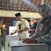 Calon Bupati Sragen Sigit Pamungkas Mencoblos di TPS 3 Desa Mojorejo Karangmalang