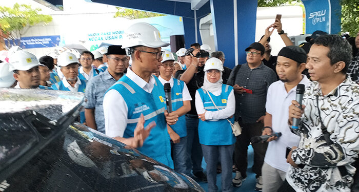 Sigit Pamungkas Sambut Dirut PLN Darmo Tinjau SPKLU Rest Area 519 A Sragen