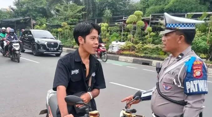 Polres Metro Depok Beri Teguran Ribuan Kendaraan, Dalam Operasi Keselamatan Jaya 2025