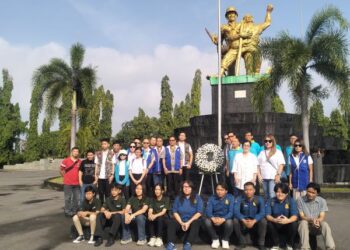 Warga Tionghoa di Solo Ziarah ke-5 Pusara Pahlawan Keturunan Tionghoa di TMP Jurug Dalam Rangka Qing Ming ( Ceng Beng )