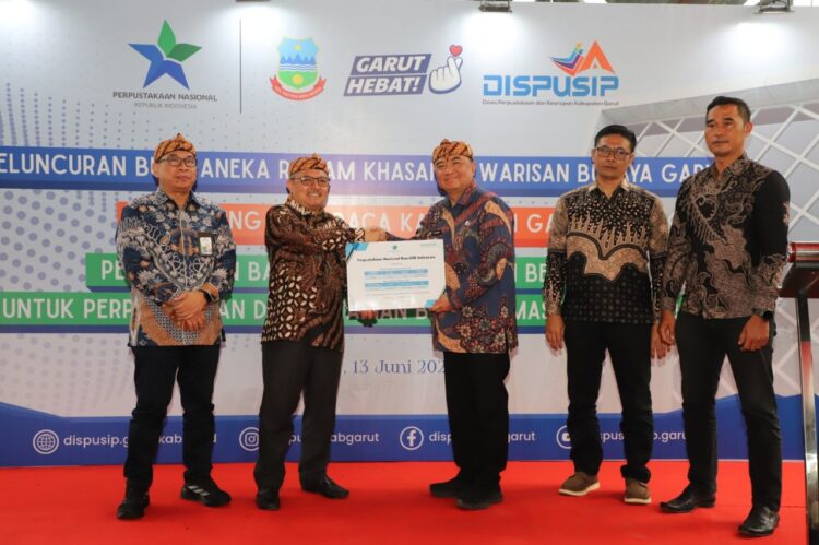 Perkuat Literasi Garut, Perpusnas Berikan Bantuan Buku dan Gedung Perpustakaan