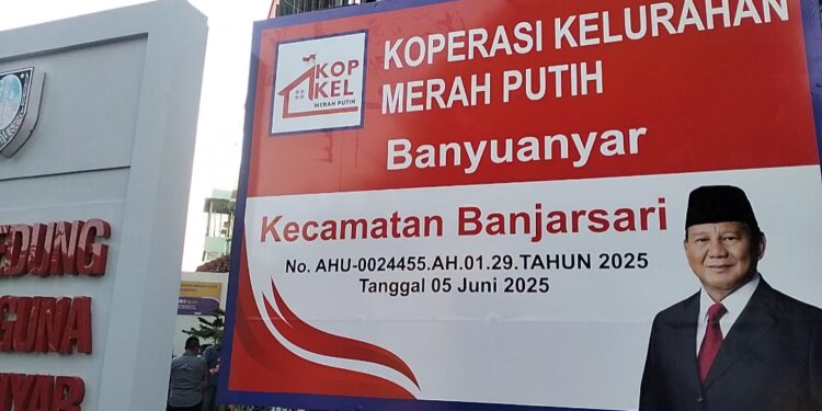 Zulhas – Varel Bramasta dan Hatta Launching Koperasi Kalurahan Merah Putih di Banyuanyar Solo , Ada juga Gubernur dan Walikota