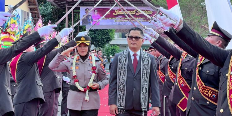 Haru & Isak Tangis di Mapolres Sragen Saat Farewel Parade Kapolres 