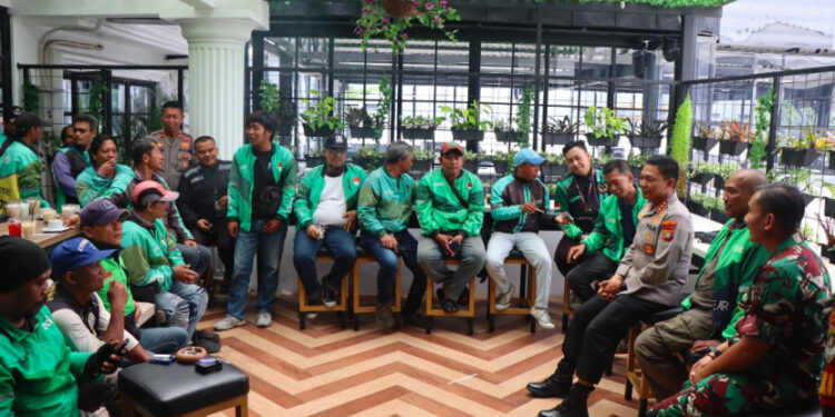 Kapolres Metro Depok Bersama  Dandim, Gelar Doa Bersama untuk Almarhum Affan Kurniawan Korban Demo DPR RI 