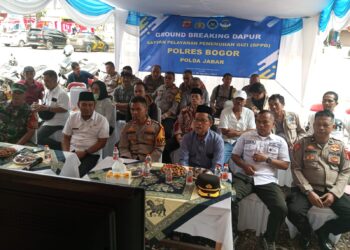 Tokoh Masyarakat, Forkopimcam dan Kapolsek Citeureup Ikuti Zoom Meeting Ground Breaking Dapur SPPG Polres Bogor