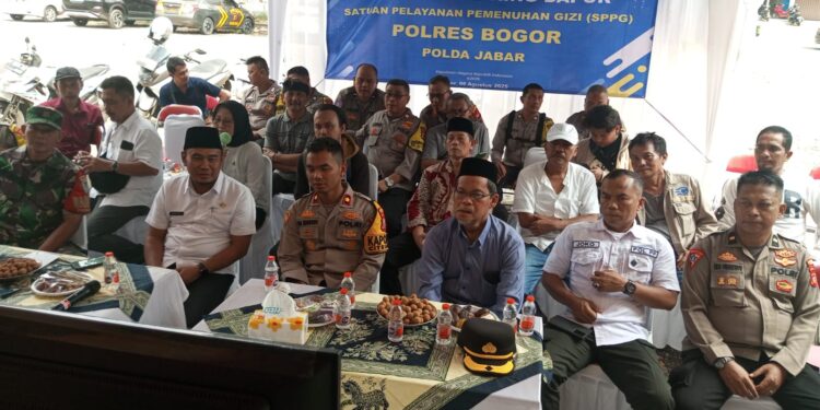 Tokoh Masyarakat, Forkopimcam dan Kapolsek Citeureup Ikuti Zoom Meeting Ground Breaking Dapur SPPG Polres Bogor