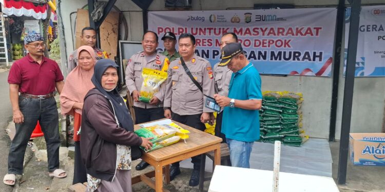 Polisi Depok Jual Beras Murah SPHP Bulog, Hanya Rp11 Ribu per Kilogram