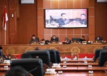 DRAMA PARIPURNA: PKS Bukan Cari Panggung, Menanyakan Data Anggaran Masjid Margonda & Layanan Publik Kok Jadi Korban?”