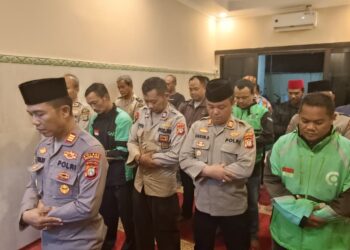 Kapolsek Bojonggede AKP Abdullah Safiih SH Laksanakan Sholat Ghaib untuk Almarhum Affan Kurniawan