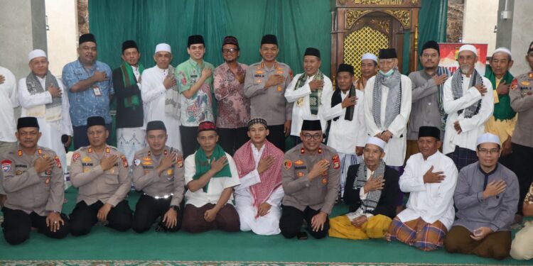 Kapolres Metro Depok Laksanakan Jumat Keliling