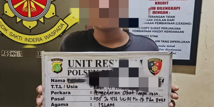 UNIT RESKRIM POLSEK BOJONGSARI UNGKAP PENJUALAN OBAT KERAS TANPA IZIN EDAR