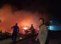 Polsek Pameungpeuk Cek TKP Kebakaran 4 Unit Rumah