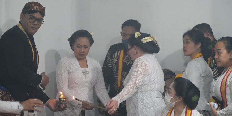 Langka! PB XIII Pimpin Ritual Adhang Tahun Dal di Karaton Solo