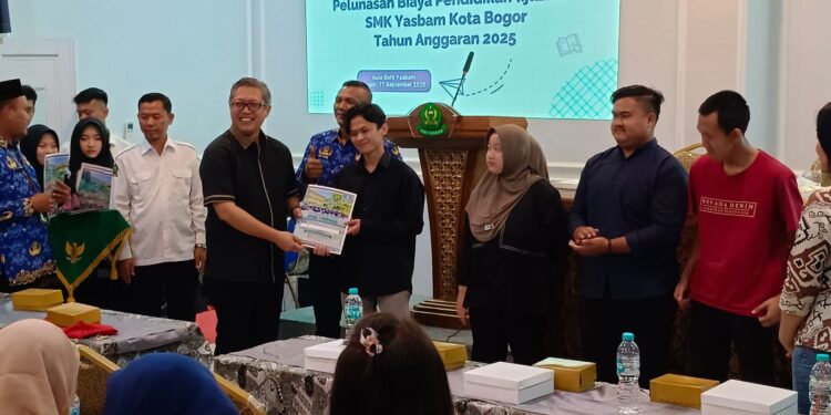 DPRD Kota Bogor Salurkan Bantuan Program Tebus Ijazah Bagi Warga Tidak Mampu