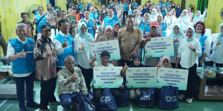 PLN Nyalakan Sambungan Listrik Gratis di Sragen, Sambut HLN Ke-80 dan Hari Pahlawan