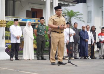 Rangkaian Peringatan Hari Santri, Anna Mariam Fadhilah Melepas Jemaah Ziarah Kubur Pahlawan dan Tokoh Agama