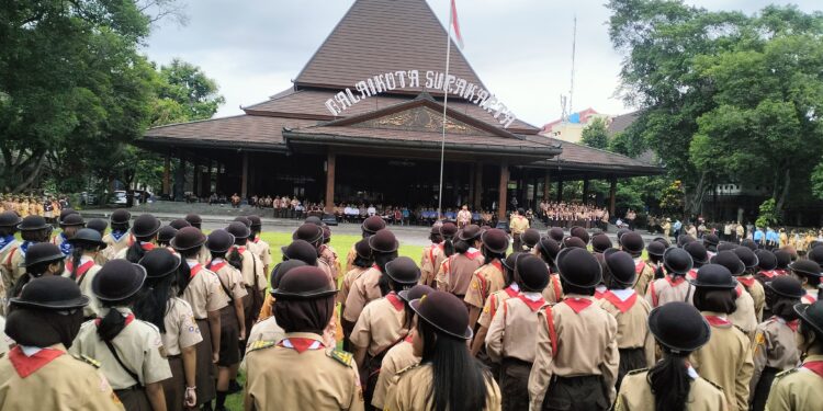 Ribuan Pramuka Gelar ( Parade ) Senja di Balaikota Solo , Ada Antusias Baru di Kalangan Pelajar 