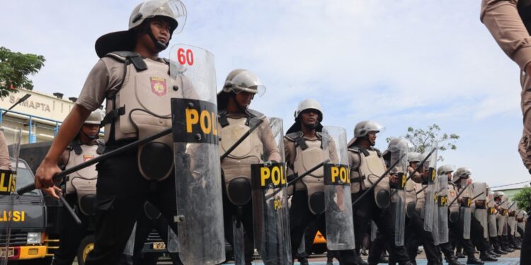 Kapolres Metro Bekasi Cek Latihan Dalmas, Tegaskan Kesiapan Personel Hadapi Dinamika Kamtibmas