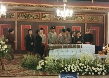 Kapolri Melayat Raja Keraton Solo, Selasa Petang