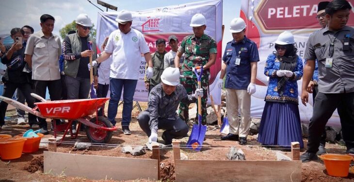 Bupati Bogor dan Menteri Koperasi RI Resmikan Pembangunan Koperasi Kelurahan Merah Putih di Pakansari
