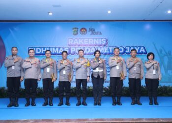 Berkat Kinerja Berprestasi, Kombes Pol Budi Hermanto Berikan Penghargaan ke 5 Pejabat Bidhumas